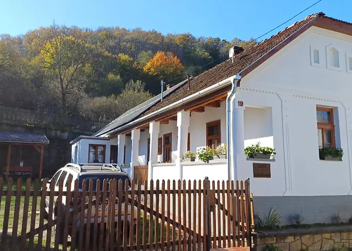 Karadi Vendeghaz